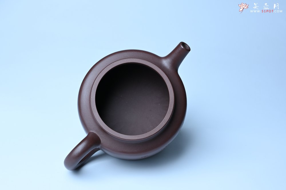 紫砂壶图片：油润底曹青 全手工德中茶壶 装饰人物特文气 - 全手工紫砂壶网