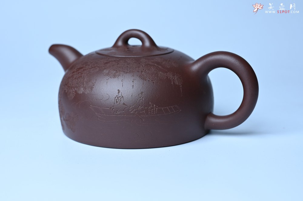 紫砂壶图片：油润底槽清 卡盖难度相当大 全手工半月紫砂壶  君臣一梦,今古空名 但远山长,云山乱,晓山青 - 全手工紫砂壶网