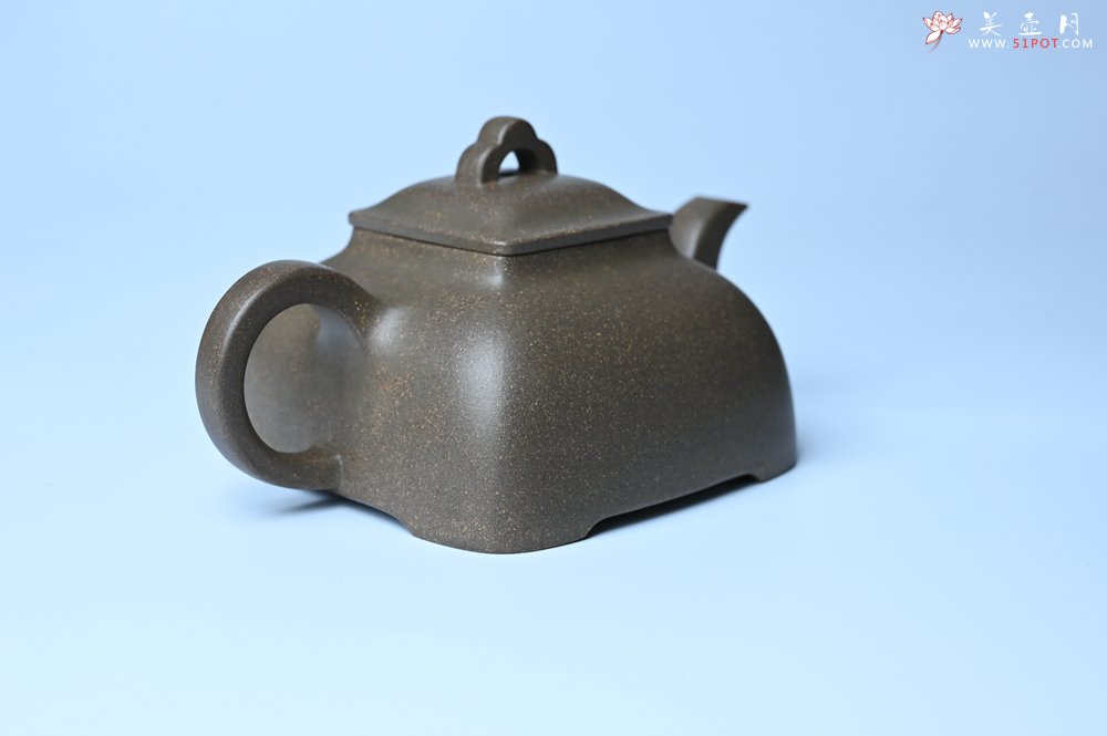 紫砂壶图片：实力派张海艳全手工蟹壳老青段泥精工弧菱壶 - 全手工紫砂壶网