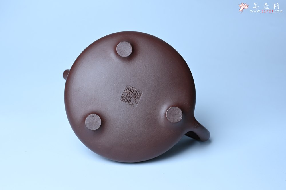 紫砂壶图片：潜力股周小培 特好全手工底槽清子冶石瓢 助工装饰 一片冰心在玉壶 特文气 - 全手工紫砂壶网