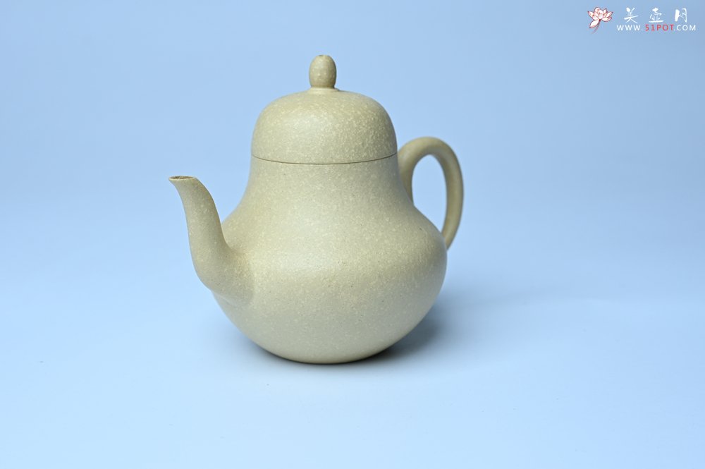 紫砂壶图片：美壶特惠 纯净本绿梨形壶 茶人醉爱 - 全手工紫砂壶网