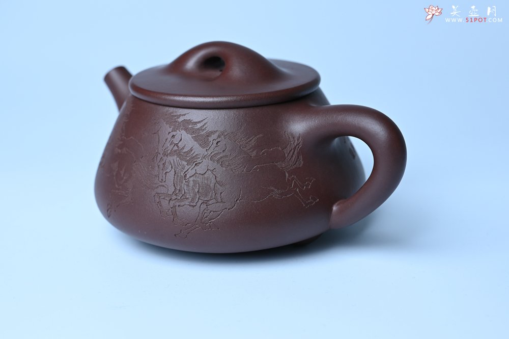 紫砂壶图片：实力派周斌 优质底槽青全手工精工满瓢壶  范小君徒杨志超装饰七骏图 - 全手工紫砂壶网