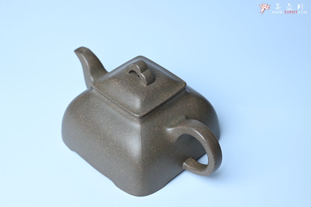 紫砂壶图片：实力派张海艳全手工蟹壳老青段泥精工弧菱壶 - 全手工紫砂壶网