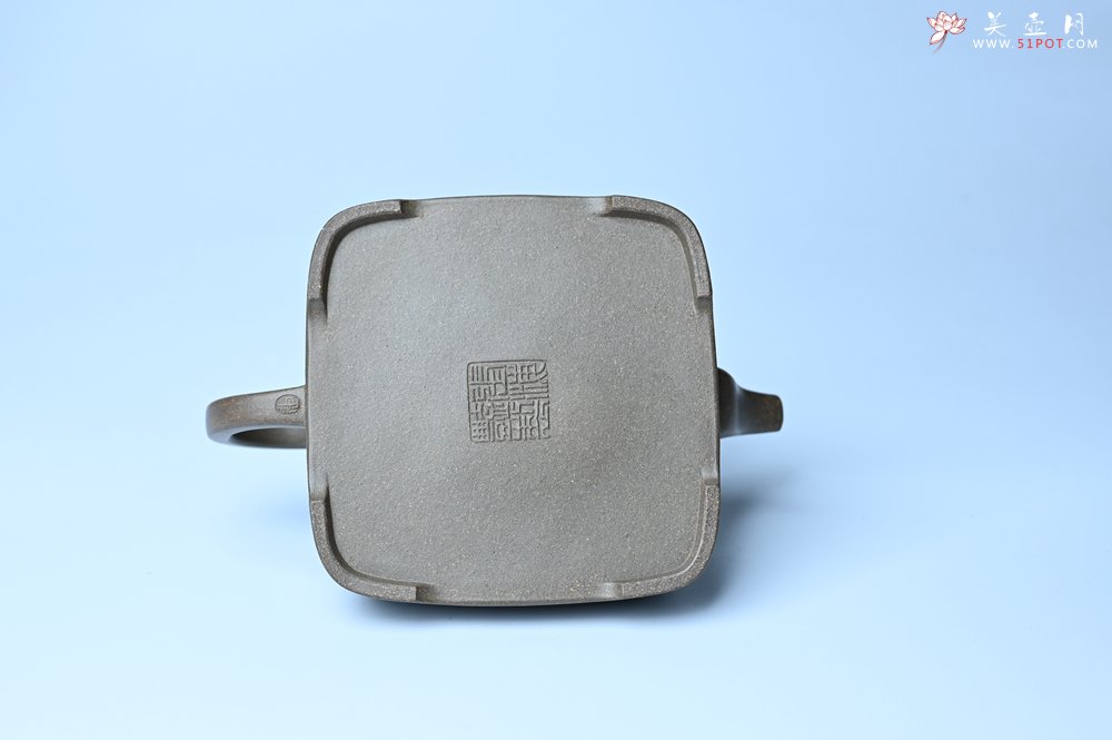 紫砂壶图片：实力派张海艳全手工蟹壳老青段泥精工弧菱壶 - 全手工紫砂壶网