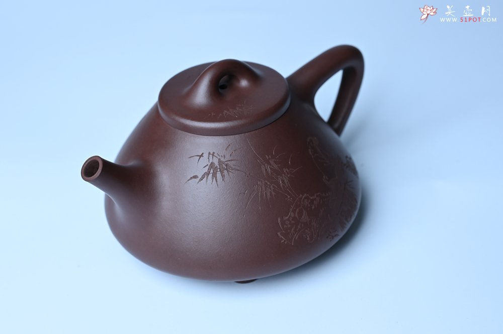 紫砂壶图片：潜力股周小培 特好全手工底槽清子冶石瓢 助工装饰 一片冰心在玉壶 特文气 - 全手工紫砂壶网