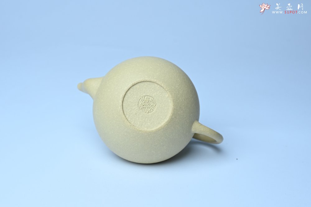 紫砂壶图片：美壶特惠 纯净本绿梨形壶 茶人醉爱 - 全手工紫砂壶网