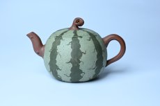 紫砂壶图片：美壶特惠 精致西瓜紫砂壶 茶人醉爱 - 全手工紫砂壶网