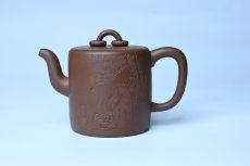 紫砂壶图片：美壶特惠 潜力股王静然 优质紫泥双圈壶 兴来每独往 胜事空自知 装饰文雅 - 全手工紫砂壶网