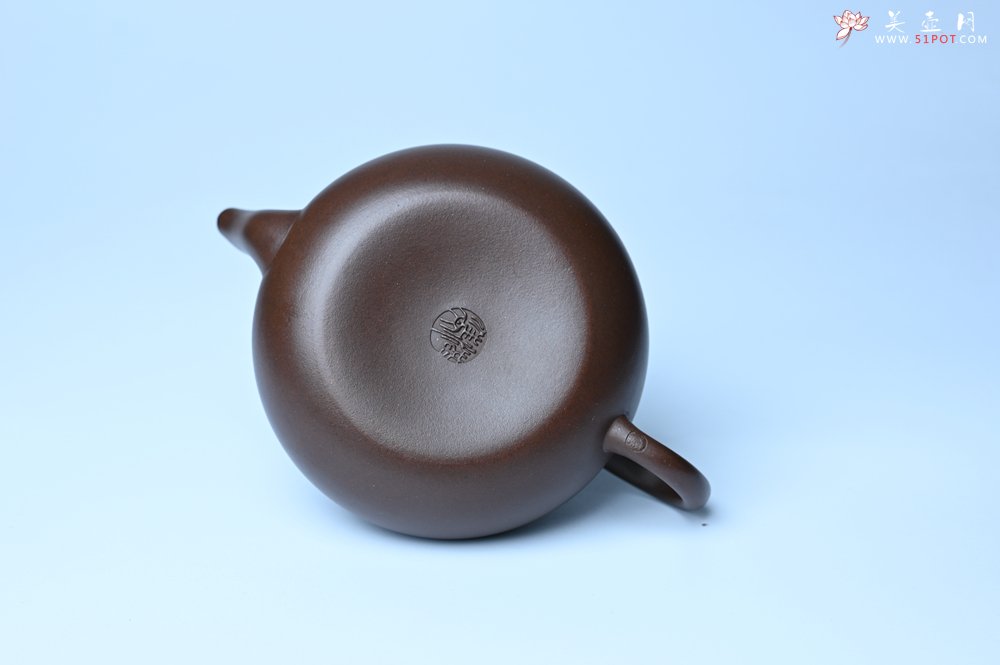 紫砂壶图片：美壶特惠 特好老紫泥茄段梨形壶 茶人醉爱 - 全手工紫砂壶网