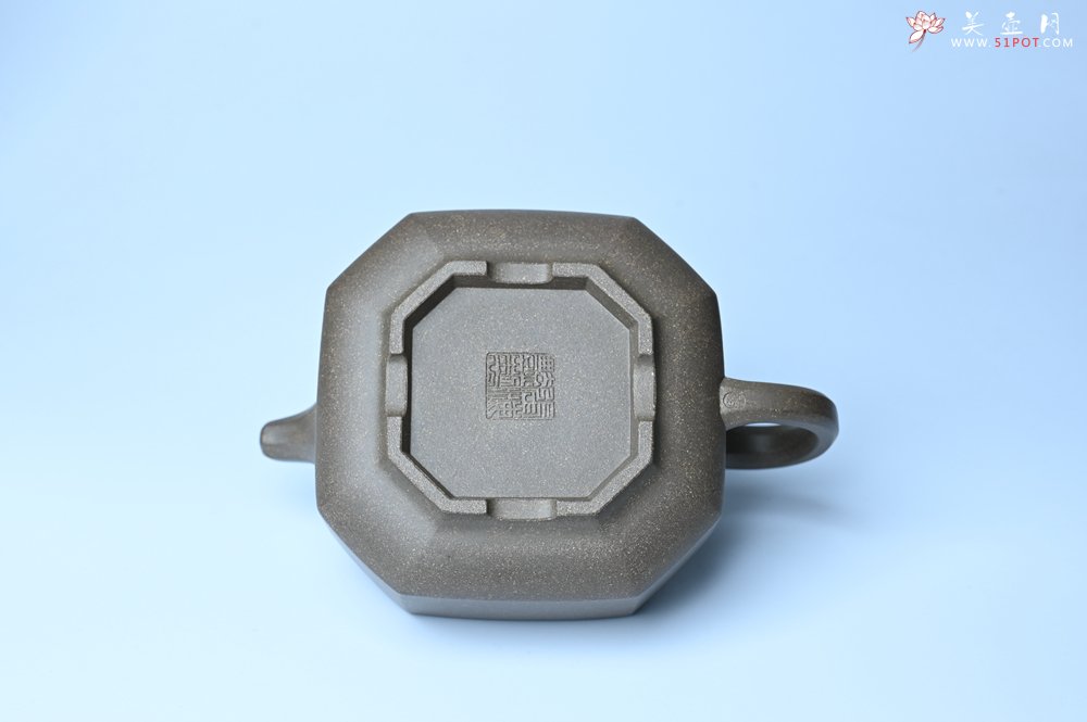 紫砂壶图片：实力派张海艳全手工蟹壳老青段泥精工八方侧角壶 气势磅礴 - 全手工紫砂壶网