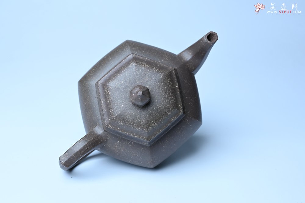 紫砂壶图片：实力派张海艳全手工特好老青灰段泥六方笑樱壶 做工灰常精致 气韵流畅 - 全手工紫砂壶网