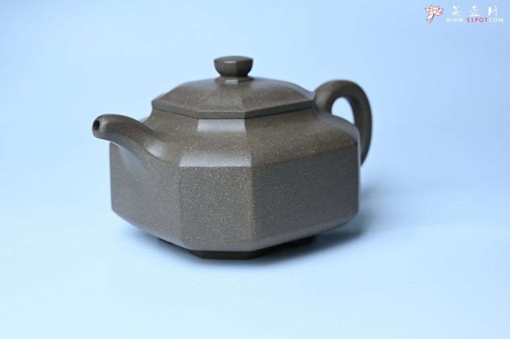 紫砂壶图片：实力派张海艳全手工蟹壳老青段泥精工八方侧角壶 气势磅礴 - 全手工紫砂壶网