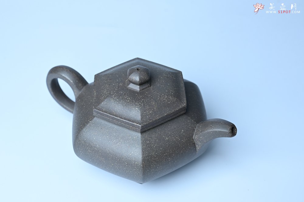 紫砂壶图片：实力派张海艳全手工油润青灰段泥藏六方壶 线面挺快 大气 - 全手工紫砂壶网