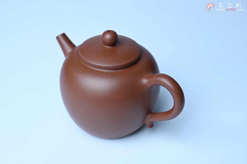 紫砂壶图片：毛国强入室弟子黄云初 特好老紫泥清莲壶 何水法书法清白 刘世涛伯陶刻 - 全手工紫砂壶网