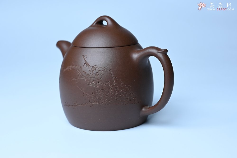 紫砂壶图片：美壶福利特惠 精致特好老紫泥秦权壶 刻梅花 特文气 - 全手工紫砂壶网