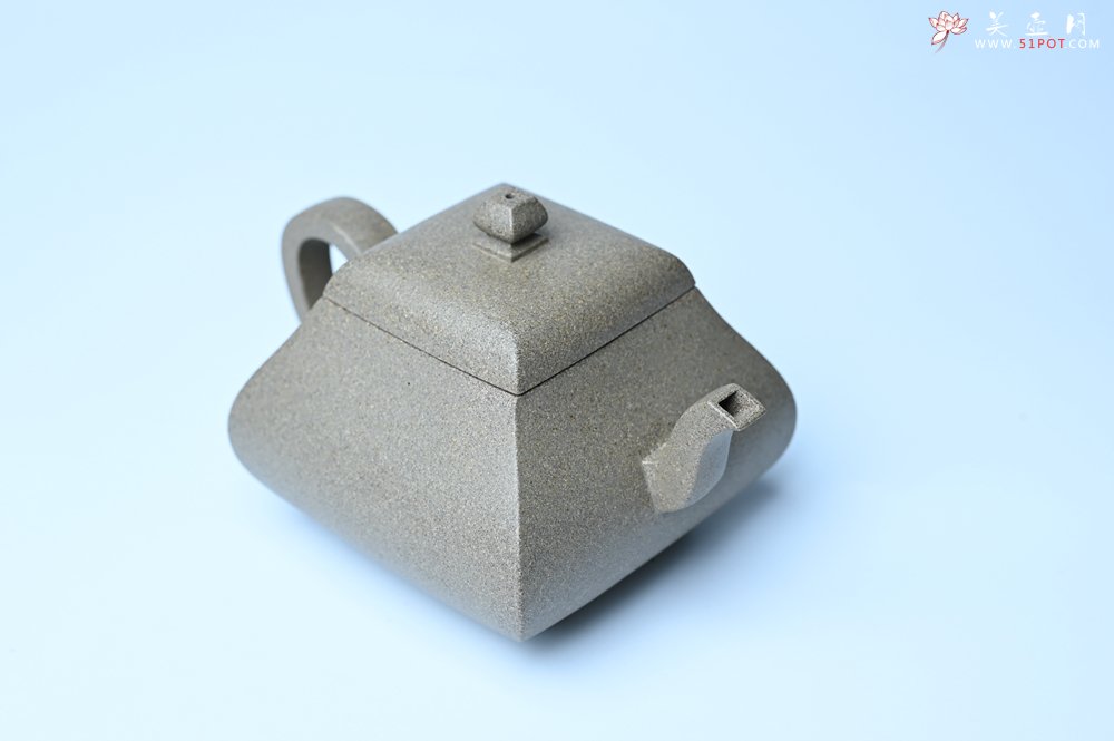 紫砂壶图片：美壶中秋国庆特惠 精工老段泥四方君德公道壶 独孔 茶人醉爱 - 全手工紫砂壶网