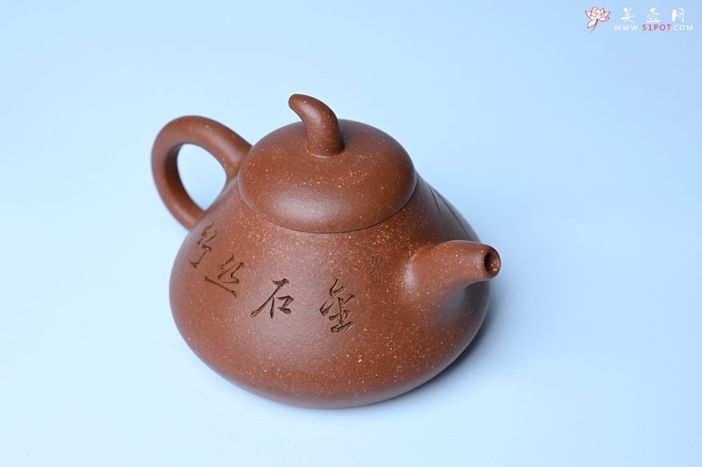 紫砂壶图片：美壶特惠 潜力股王老师 全手工拍打成型茄瓢壶 装饰居不可无竹 特文气 - 全手工紫砂壶网