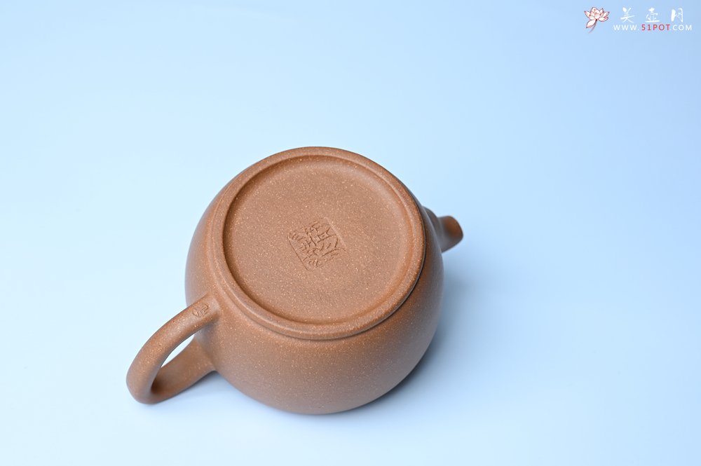 紫砂壶图片：美壶特惠 精致黄降坡泥汉瓦壶 茶人醉爱 - 全手工紫砂壶网