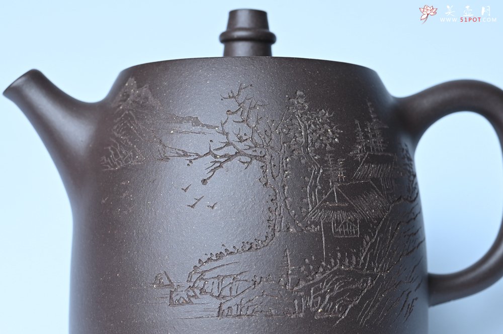紫砂壶图片：美壶特惠 老紫泥精致山水汉铎壶 茶人醉爱 - 全手工紫砂壶网