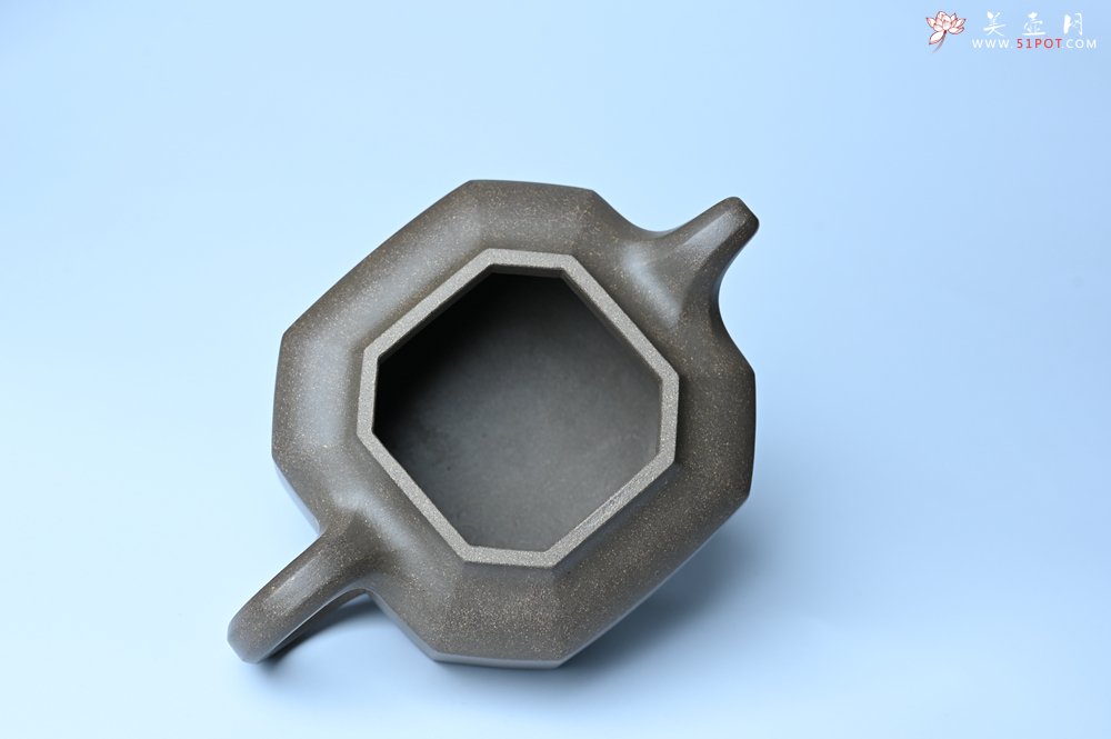 紫砂壶图片：实力派张海艳全手工蟹壳老青段泥精工八方侧角壶 气势磅礴 - 全手工紫砂壶网