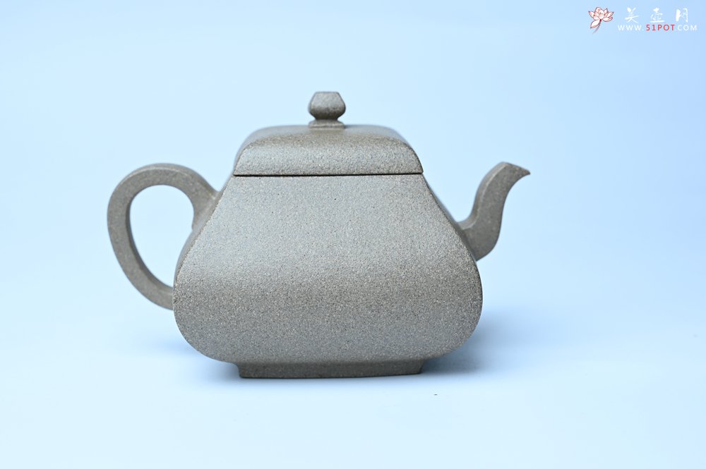 紫砂壶图片：美壶中秋国庆特惠 精工老段泥四方君德公道壶 独孔 茶人醉爱 - 全手工紫砂壶网