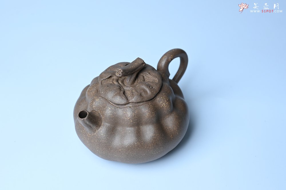 紫砂壶图片：美壶特惠 精致卡盖全手工老青段仿生小花货柿子壶 茶人醉爱 - 全手工紫砂壶网