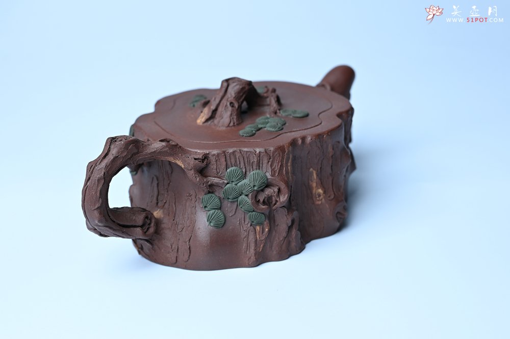 紫砂壶图片：实力派国工奚亮 全手工双色松桩壶 此壶灵动刻画描绘松桩之形 - 全手工紫砂壶网