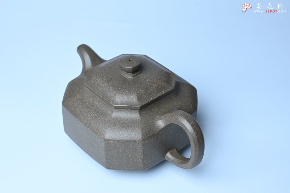 紫砂壶图片：实力派张海艳全手工蟹壳老青段泥精工八方侧角壶 气势磅礴 - 全手工紫砂壶网