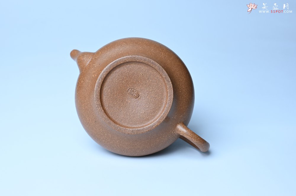 紫砂壶图片：美壶特惠 特好老段泥精致合欢壶 茶人醉爱 - 全手工紫砂壶网