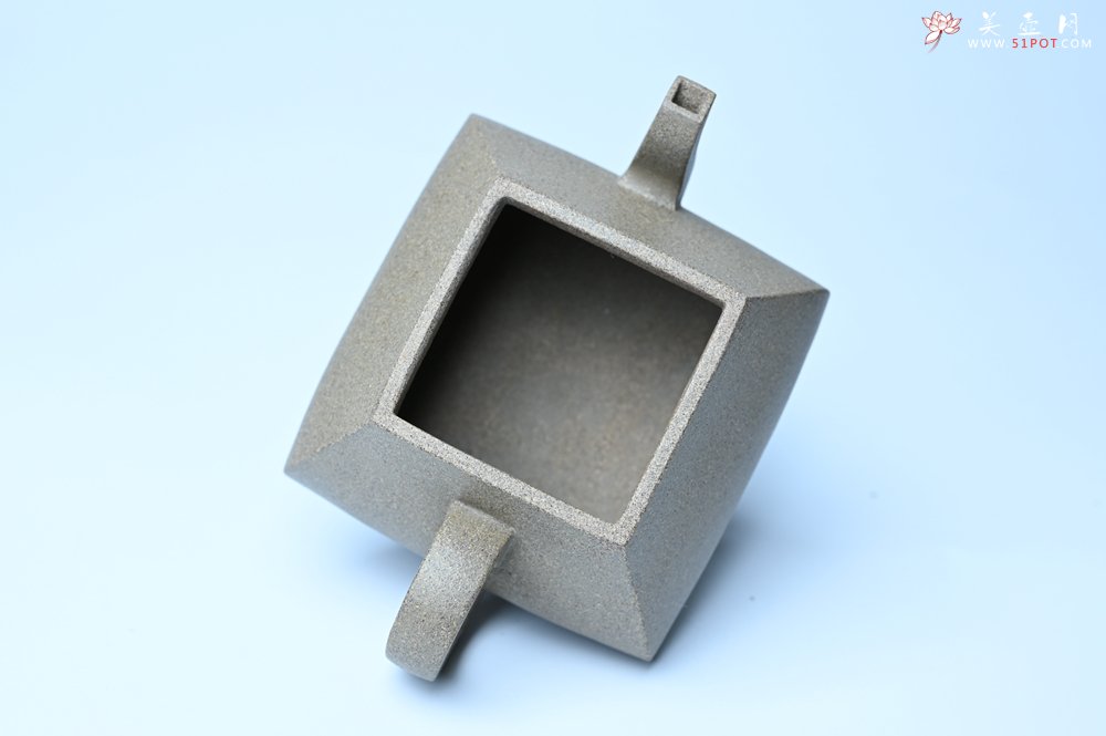 紫砂壶图片：美壶中秋国庆特惠 精工老段泥四方君德公道壶 独孔 茶人醉爱 - 全手工紫砂壶网