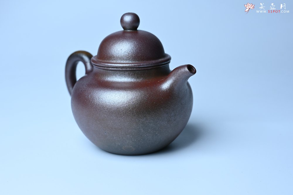 紫砂壶图片：美壶特惠 精致柴烧青灰泥掇球壶 茶人醉爱 - 全手工紫砂壶网