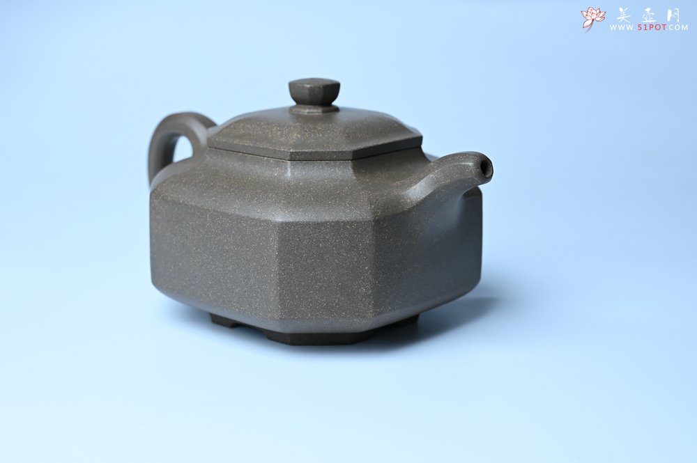 紫砂壶图片：实力派张海艳全手工蟹壳老青段泥精工八方侧角壶 气势磅礴 - 全手工紫砂壶网