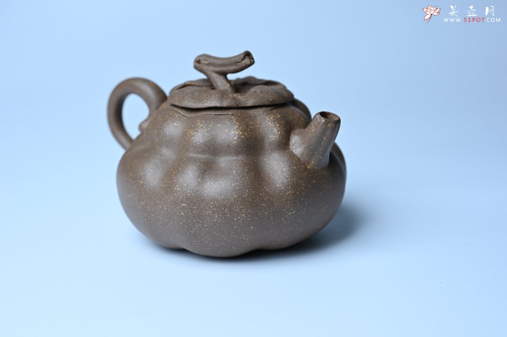 紫砂壶图片：美壶特惠 精致卡盖全手工老青段仿生小花货柿子壶 茶人醉爱 - 全手工紫砂壶网