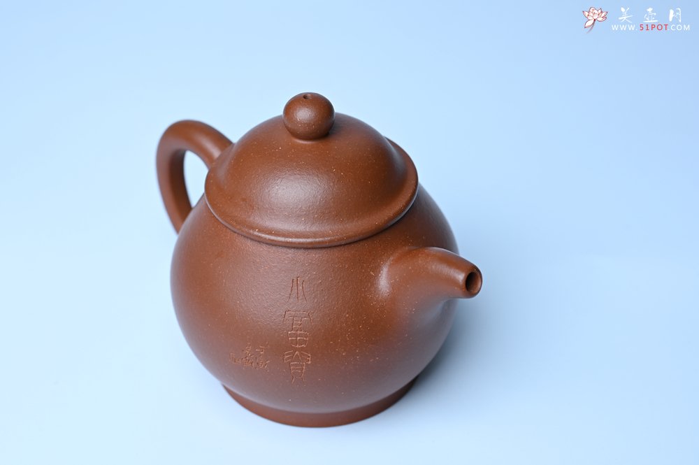 紫砂壶图片：美壶特惠 王老师 全手工红降坡泥潘壶 国助工 易轩 范小君徒杨志老师刻绘 装饰小富贵特文气 - 全手工紫砂壶网