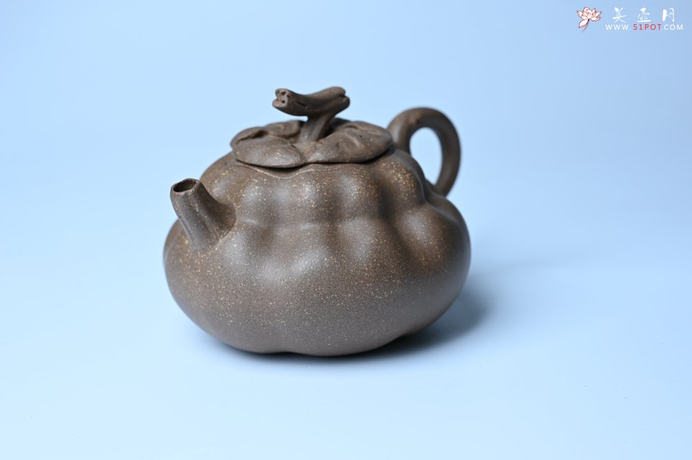 紫砂壶图片：美壶特惠 精致卡盖全手工老青段仿生小花货柿子壶 茶人醉爱 - 全手工紫砂壶网