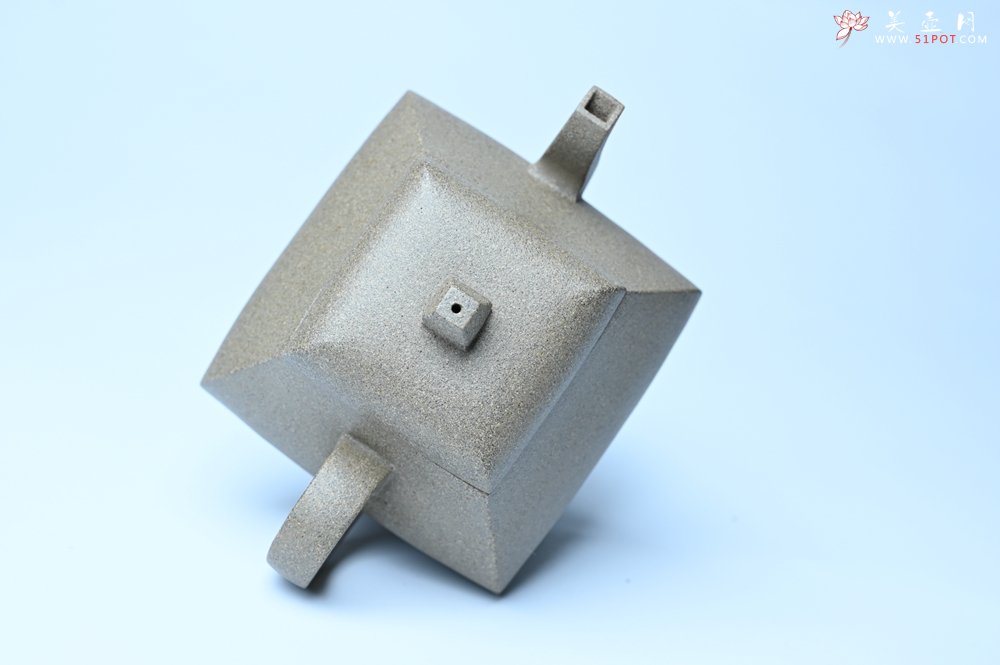 紫砂壶图片：美壶中秋国庆特惠 精工老段泥四方君德公道壶 独孔 茶人醉爱 - 全手工紫砂壶网