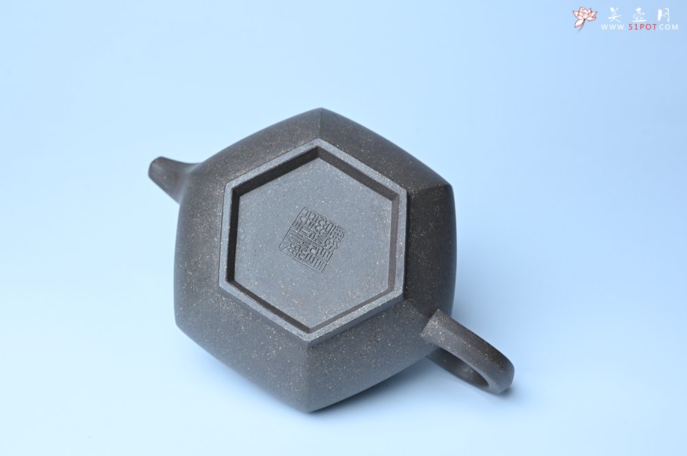 紫砂壶图片：实力派张海艳全手工油润青灰段泥藏六方壶 线面挺快 大气 - 全手工紫砂壶网