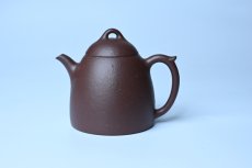 紫砂壶图片：美壶特惠 特好手磨料老紫泥秦权 茶人醉爱 - 全手工紫砂壶网