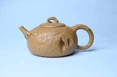 紫砂壶图片：美壶特惠 特好老段泥全手工供春壶 茶人醉爱 - 全手工紫砂壶网