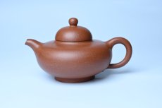 紫砂壶图片：美壶特惠 精致特好降坡泥华颖壶 茶人醉爱 - 全手工紫砂壶网