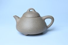 紫砂壶图片：美壶特惠 特好松花段泥精工乳瓢茶壶 茶人醉爱 - 全手工紫砂壶网