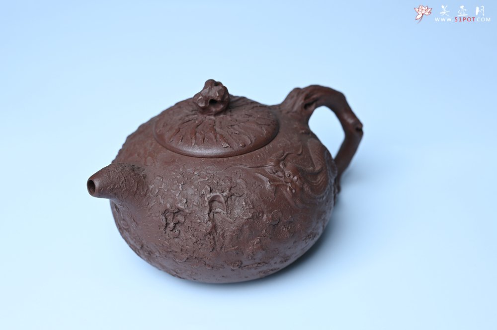 紫砂壶图片：潜力股赵老师实力演绎全手工龙供春壶 肌理细腻逼真 - 全手工紫砂壶网