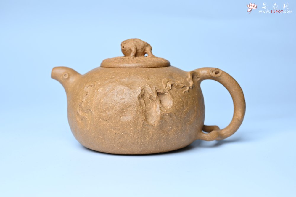 紫砂壶图片：潜力股赵老师实力演绎全手工老黄段泥金蟾供春壶 金蟾灵动 不失为一把好壶 - 全手工紫砂壶网