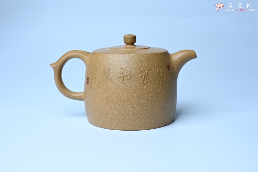 紫砂壶图片：美壶特惠 精致特好黄段泥井栏壶 泥绘祥瑞兔子 惠风和畅 寓意吉祥好运常来 - 全手工紫砂壶网