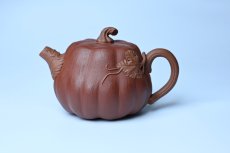 紫砂壶图片：美壶福利特惠 美壶专属定制 精致好料南瓜紫砂壶  肌理丰富生动 - 全手工紫砂壶网