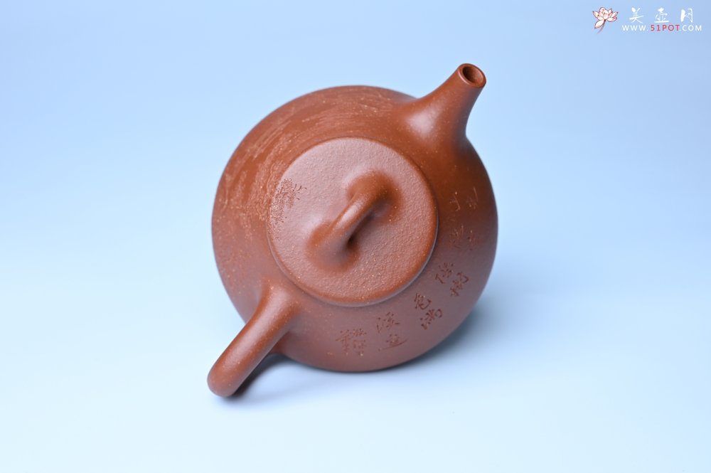 紫砂壶图片：实力派国工周斌（周镔）特好红降坡泥全手工子冶石瓢 张听钢装饰山水 - 全手工紫砂壶网