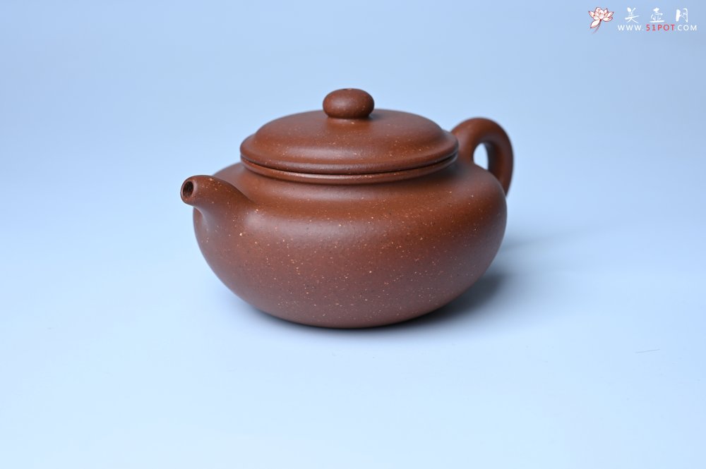 紫砂壶图片：美壶特惠 精致特好共生紫砂矿扁古壶 矿物质丰富 茶人醉爱 - 全手工紫砂壶网