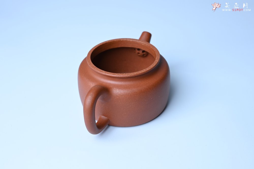 紫砂壶图片：美壶特惠 精致特好黄龙山宝山矿区红降坡泥德中壶 - 全手工紫砂壶网