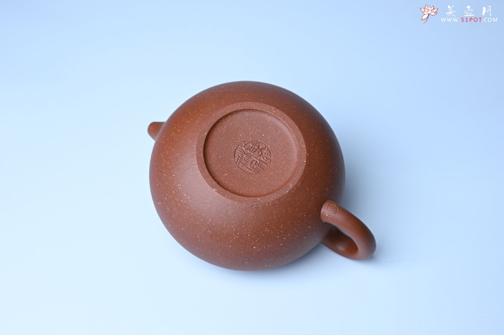 紫砂壶图片：美壶特惠 精致特好共生紫砂矿扁古壶 矿物质丰富 茶人醉爱 - 全手工紫砂壶网