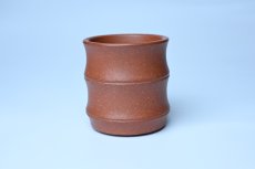 紫砂壶图片：美杯特惠 精致厚实特好降坡泥竹节主人杯 - 全手工紫砂壶网